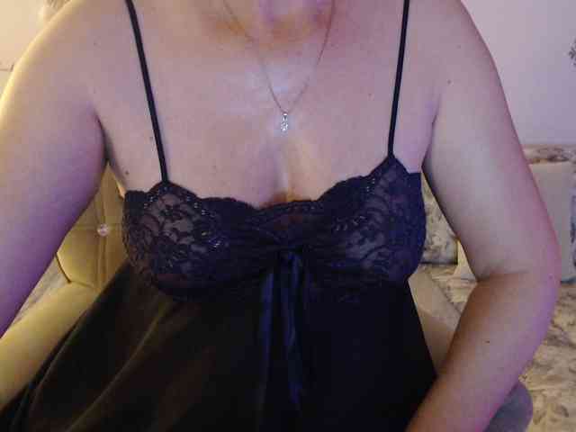 goodSnowQueen webcam