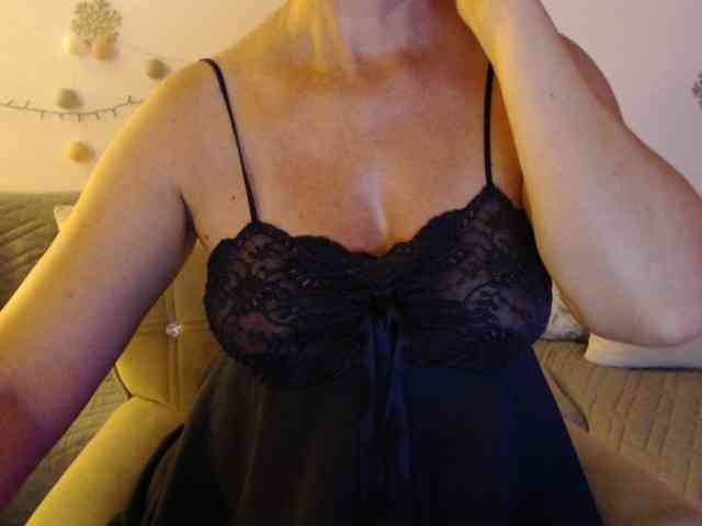 goodSnowQueen webcam