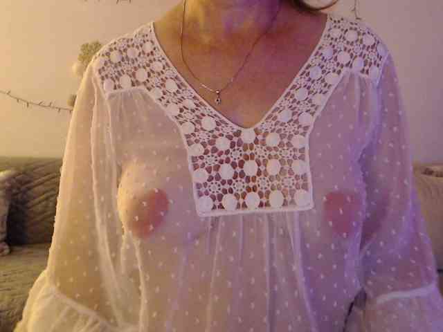 goodSnowQueen webcam