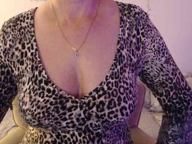 goodSnowQueen webcam