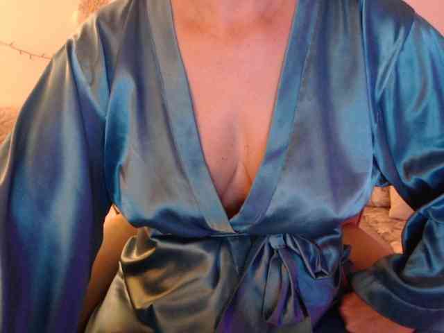 goodSnowQueen webcam