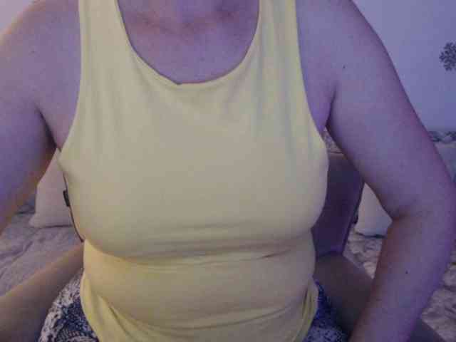 goodSnowQueen webcam