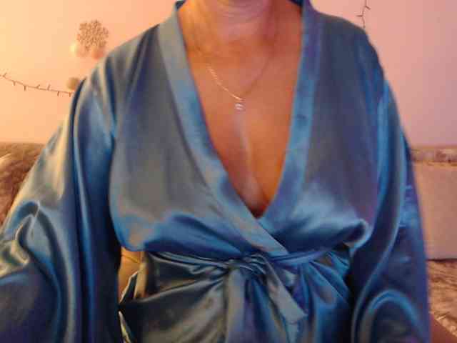 goodSnowQueen webcam