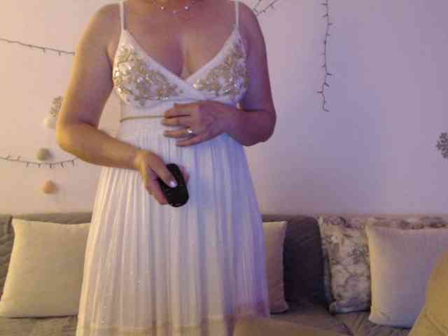 goodSnowQueen webcam