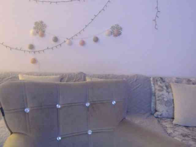 goodSnowQueen webcam