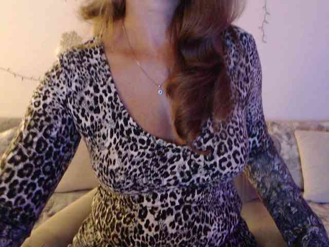 goodSnowQueen webcam