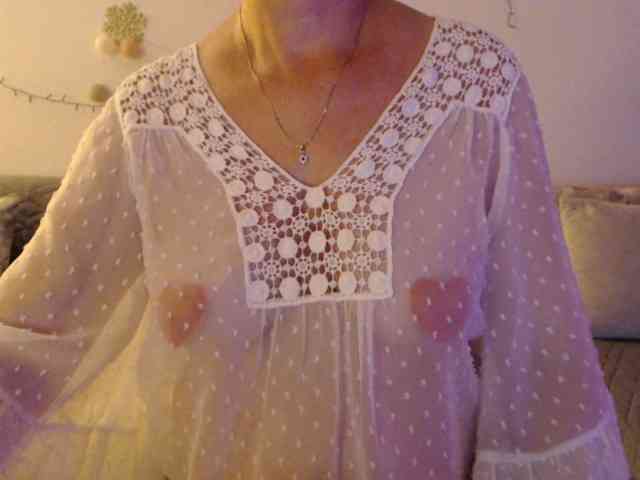 goodSnowQueen webcam
