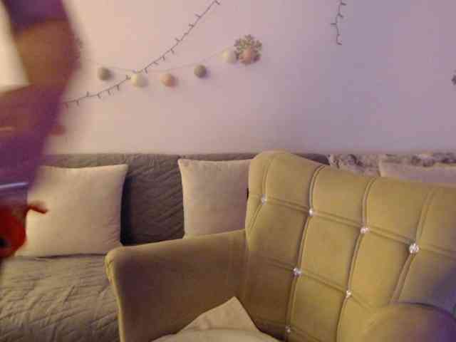 goodSnowQueen webcam
