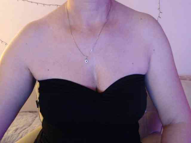 goodSnowQueen webcam