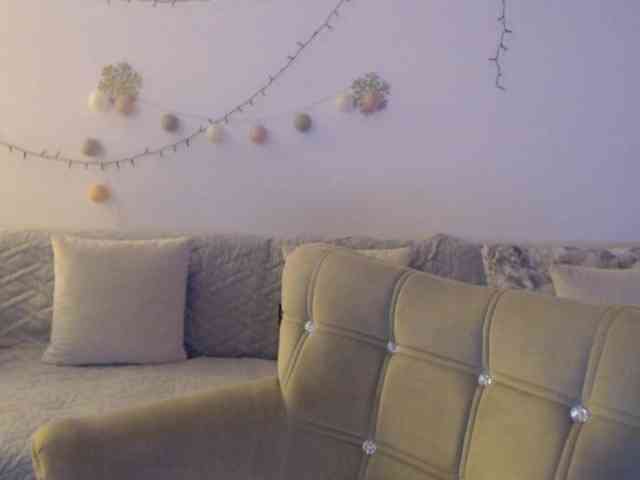 goodSnowQueen webcam