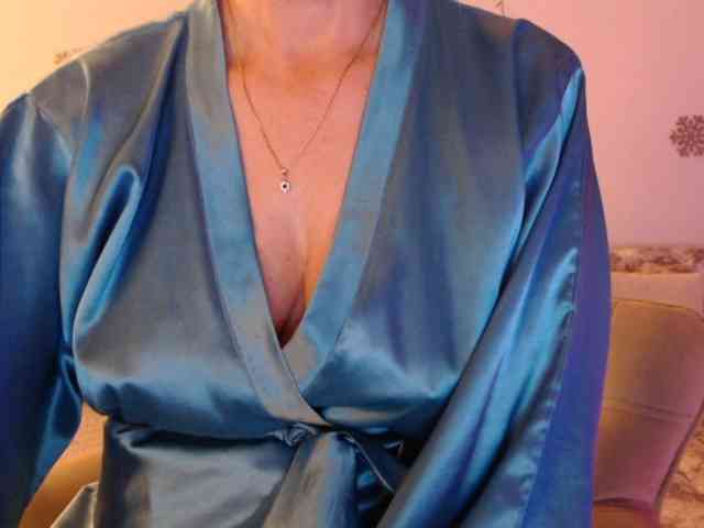 goodSnowQueen webcam