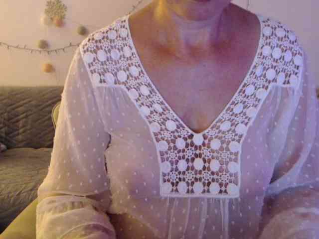 goodSnowQueen webcam