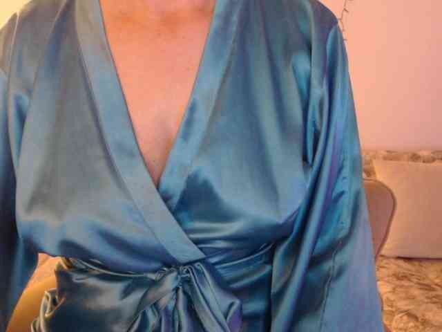 goodSnowQueen webcam