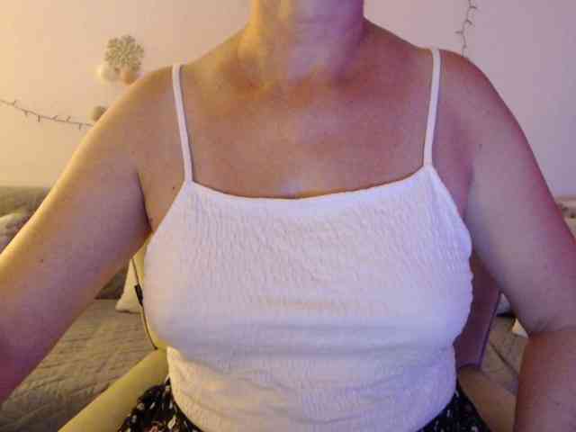 goodSnowQueen webcam