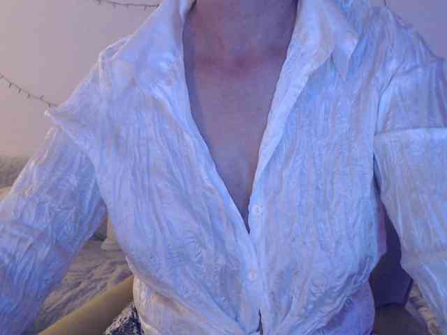 goodSnowQueen webcam