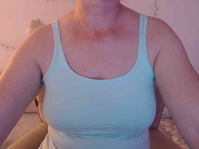 goodSnowQueen webcam