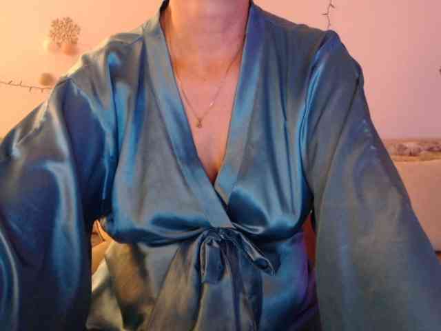 goodSnowQueen webcam