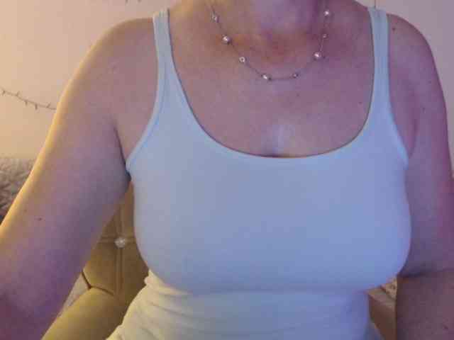 goodSnowQueen webcam