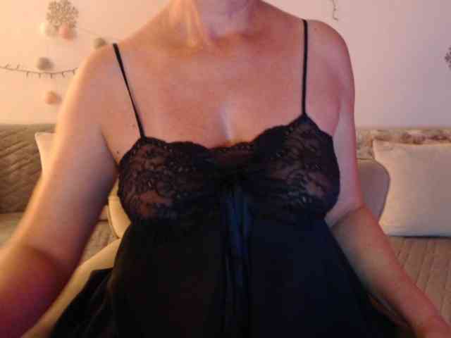 goodSnowQueen webcam