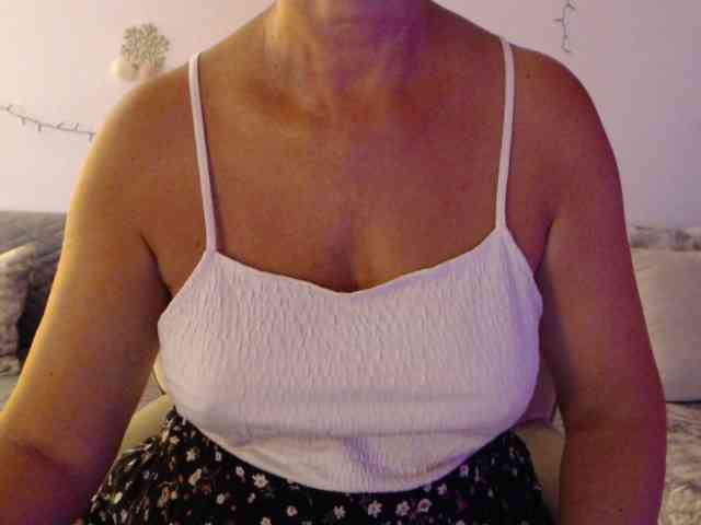 goodSnowQueen webcam
