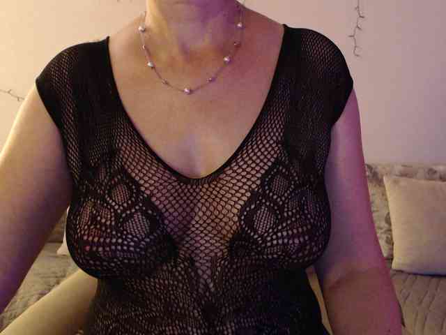 goodSnowQueen webcam