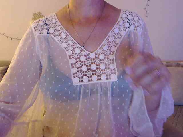 goodSnowQueen webcam