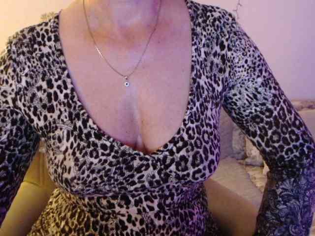 goodSnowQueen webcam