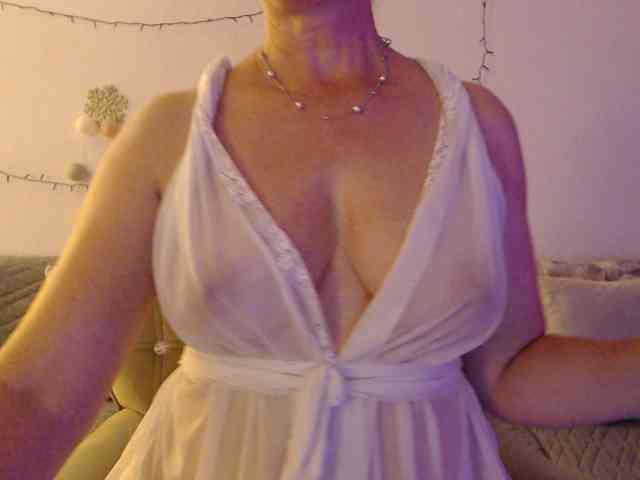goodSnowQueen webcam