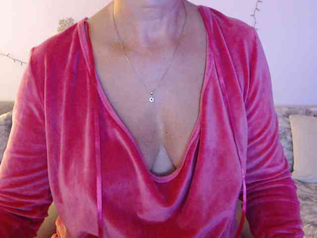 goodSnowQueen webcam