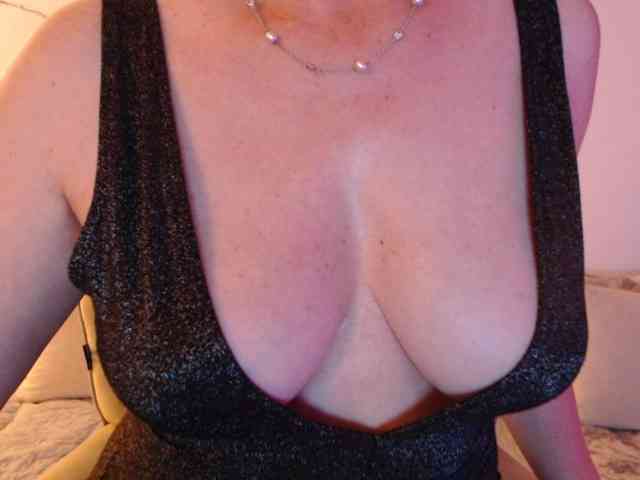 goodSnowQueen webcam