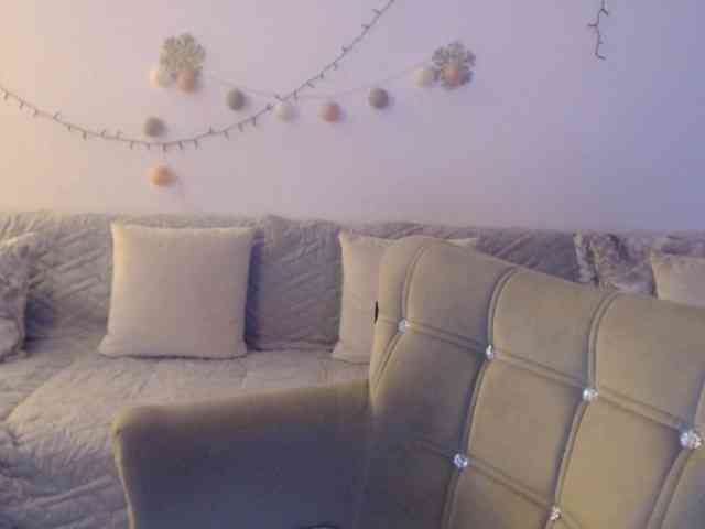 goodSnowQueen webcam