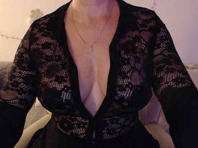 goodSnowQueen webcam