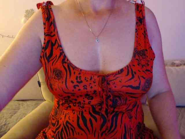 goodSnowQueen webcam