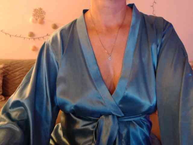 goodSnowQueen webcam