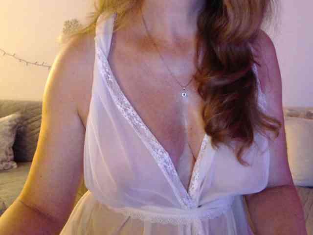 goodSnowQueen webcam