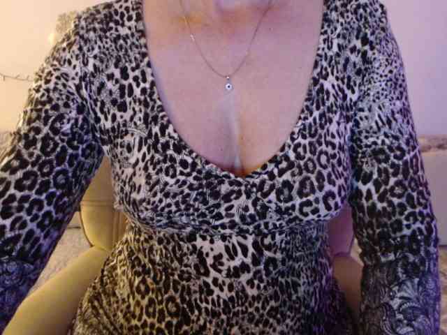 goodSnowQueen webcam