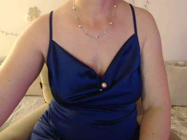 goodSnowQueen webcam