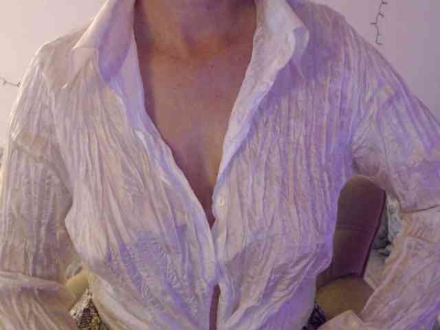 goodSnowQueen webcam