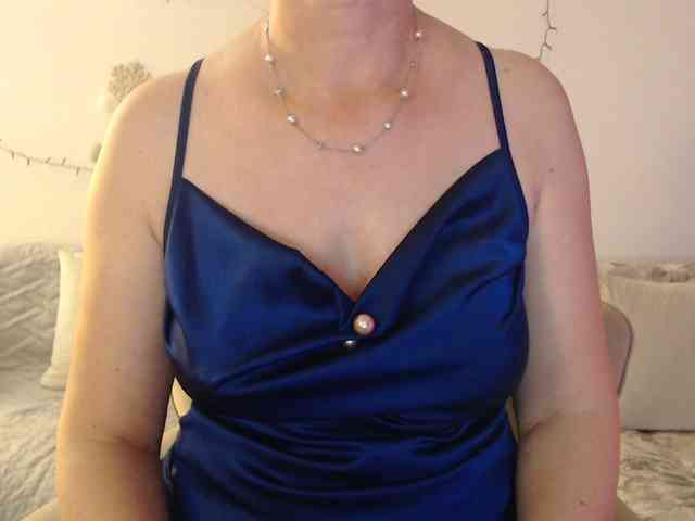 goodSnowQueen webcam