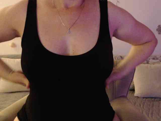 goodSnowQueen webcam