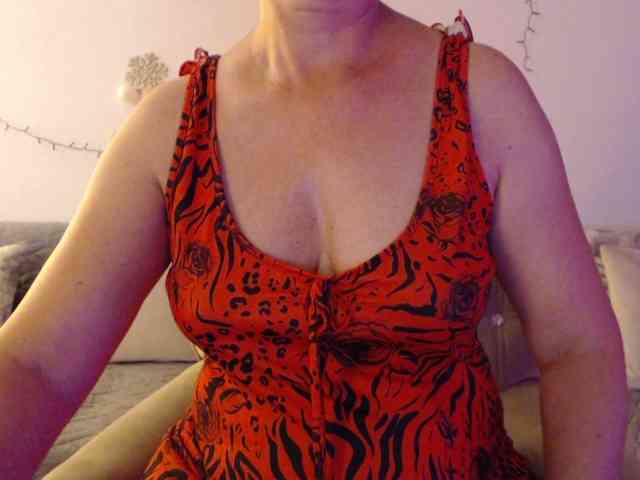 goodSnowQueen webcam