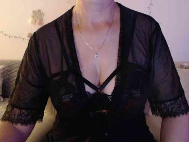 goodSnowQueen webcam
