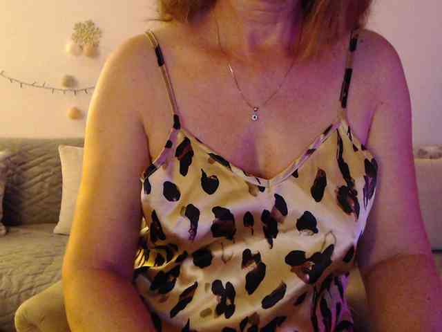 goodSnowQueen webcam