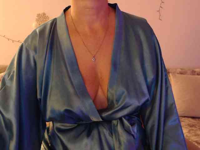 goodSnowQueen webcam
