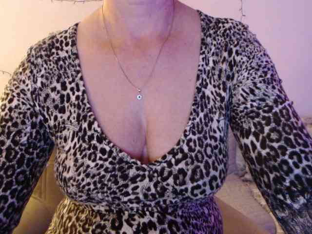 goodSnowQueen webcam