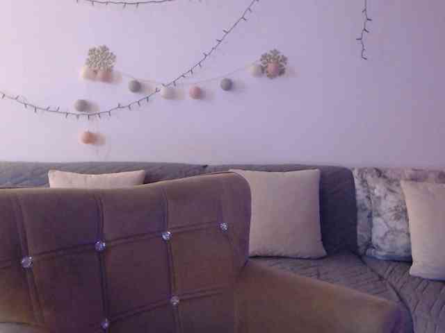 goodSnowQueen webcam