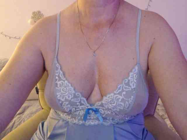 goodSnowQueen webcam