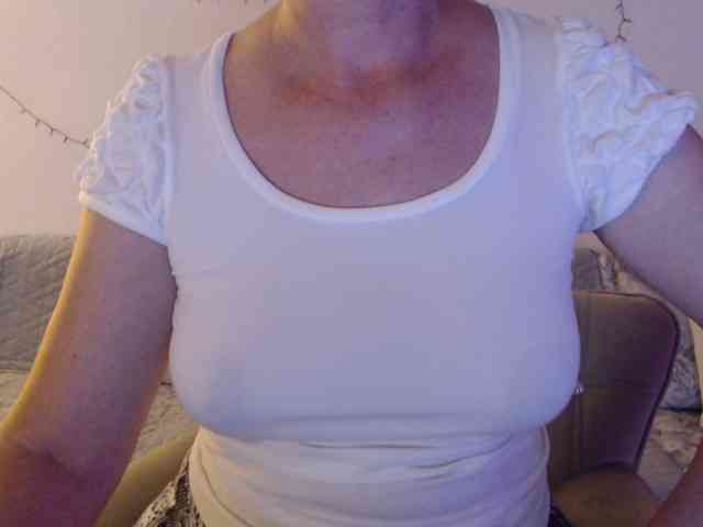 goodSnowQueen webcam