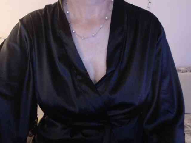 goodSnowQueen webcam