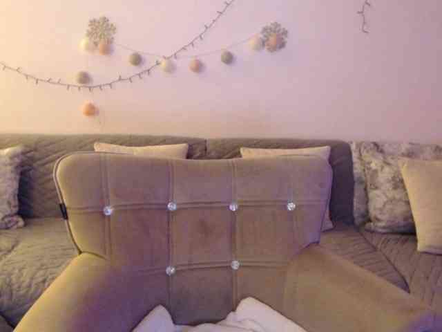 goodSnowQueen webcam